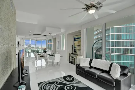 900 Biscayne Boulevard Miami FL 33132