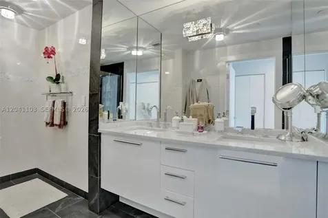 900 Biscayne Boulevard Miami FL 33132