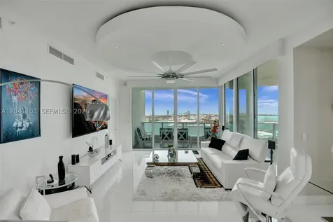 900 Biscayne Boulevard Miami FL 33132