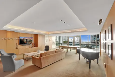 900 Biscayne Boulevard Miami FL 33132