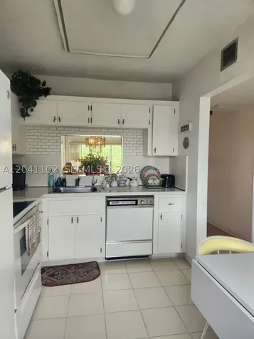 3571 Inverrary Drive Lauderhill FL 33319