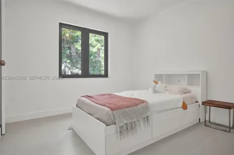 211 Washington Drive Coral Gables FL 33133