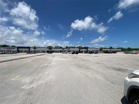 7121 S Us Hwy 1 Highway Port St. Lucie FL 34950