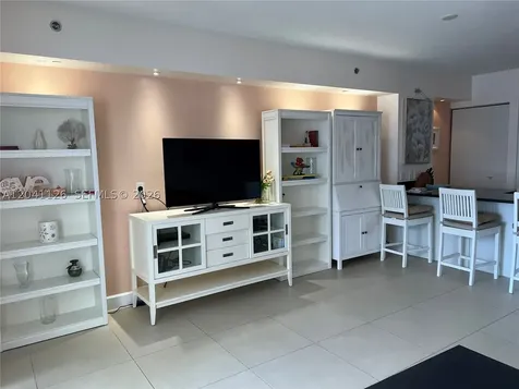 Hallandale Beach FL 33009