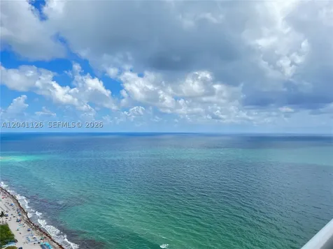 Hallandale Beach FL 33009