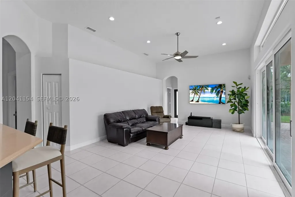 5019 NW 113 Avenue Coral Springs FL 33076