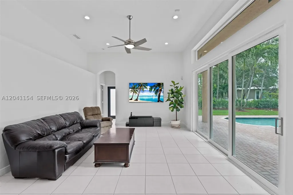 5019 NW 113 Avenue Coral Springs FL 33076