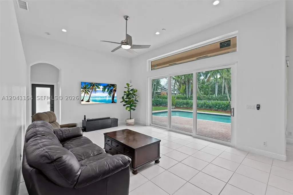 5019 NW 113 Avenue Coral Springs FL 33076