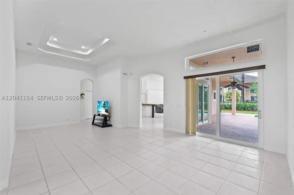 5019 NW 113 Avenue Coral Springs FL 33076