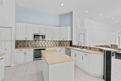 5019 NW 113 Avenue Coral Springs FL 33076