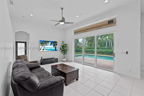5019 NW 113 Avenue Coral Springs FL 33076