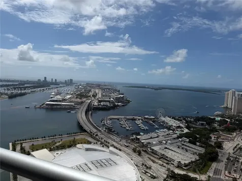888 Biscayne Boulevard Miami FL 33132