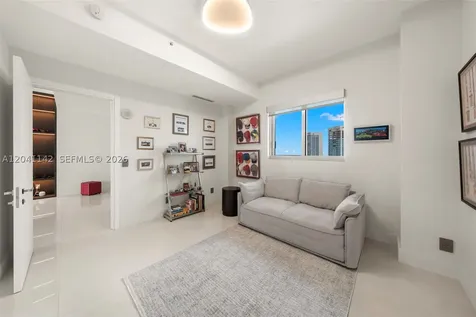 888 Biscayne Boulevard Miami FL 33132