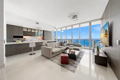 888 Biscayne Boulevard Miami FL 33132