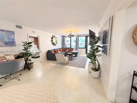 5225 Collins Avenue Miami Beach FL 33140