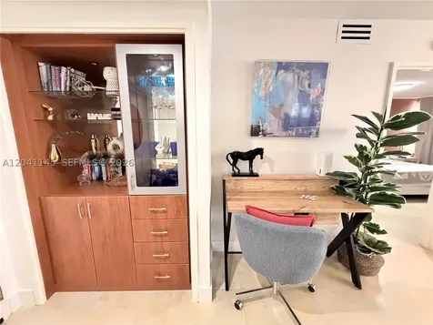 5225 Collins Avenue Miami Beach FL 33140