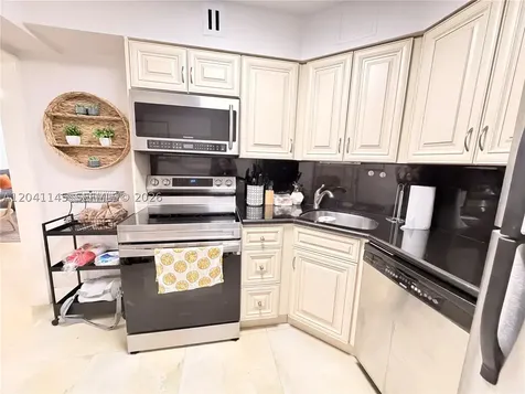 5225 Collins Avenue Miami Beach FL 33140