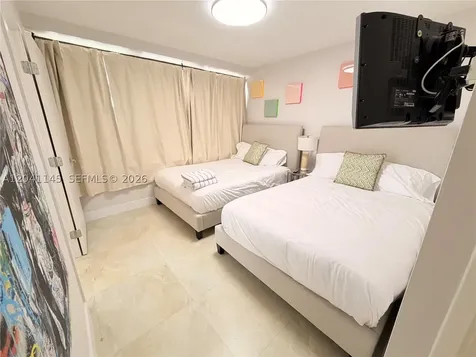 5225 Collins Avenue Miami Beach FL 33140