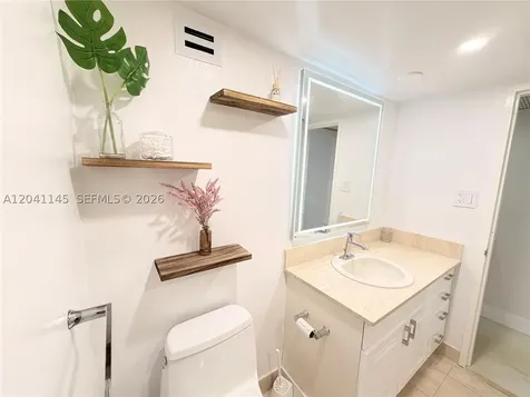 5225 Collins Avenue Miami Beach FL 33140