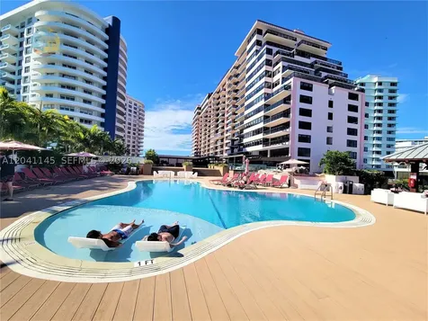 5225 Collins Avenue Miami Beach FL 33140