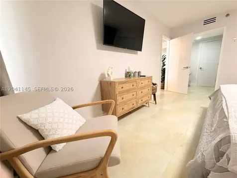 5225 Collins Avenue Miami Beach FL 33140