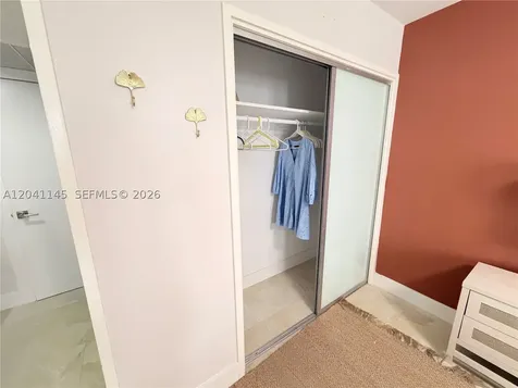 5225 Collins Avenue Miami Beach FL 33140