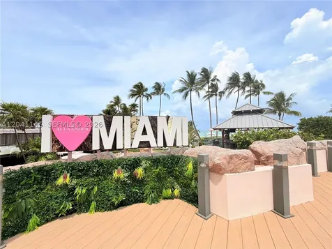 5225 Collins Avenue Miami Beach FL 33140