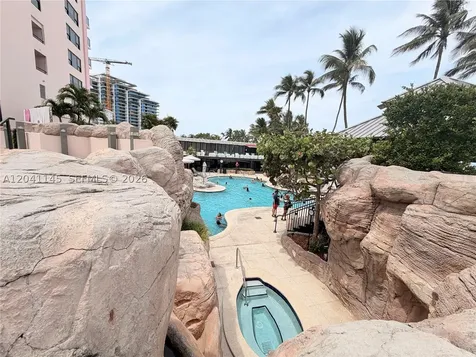 5225 Collins Avenue Miami Beach FL 33140
