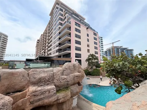 5225 Collins Avenue Miami Beach FL 33140