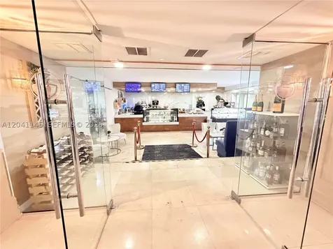 5225 Collins Avenue Miami Beach FL 33140