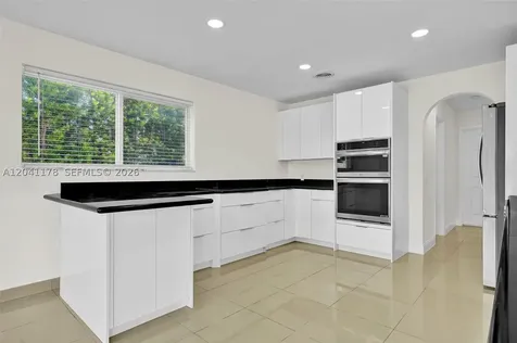 16453 NE 33rd Avenue North Miami Beach FL 33160