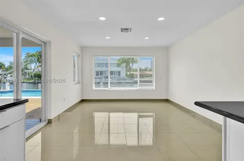 16453 NE 33rd Avenue North Miami Beach FL 33160