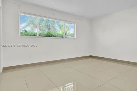 16453 NE 33rd Avenue North Miami Beach FL 33160