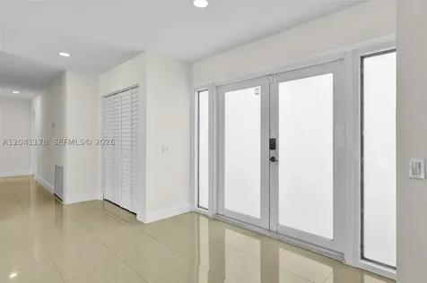 16453 NE 33rd Avenue North Miami Beach FL 33160