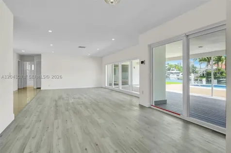 16453 NE 33rd Avenue North Miami Beach FL 33160