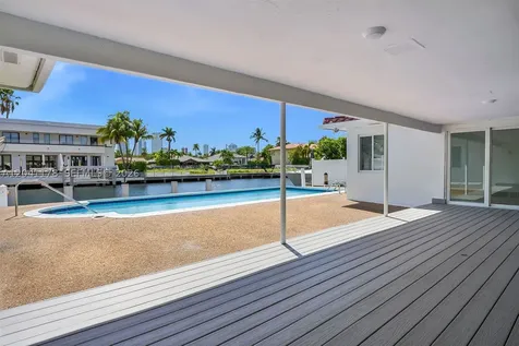 16453 NE 33rd Avenue North Miami Beach FL 33160
