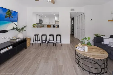 10137 SW 77th Court Miami FL 33156