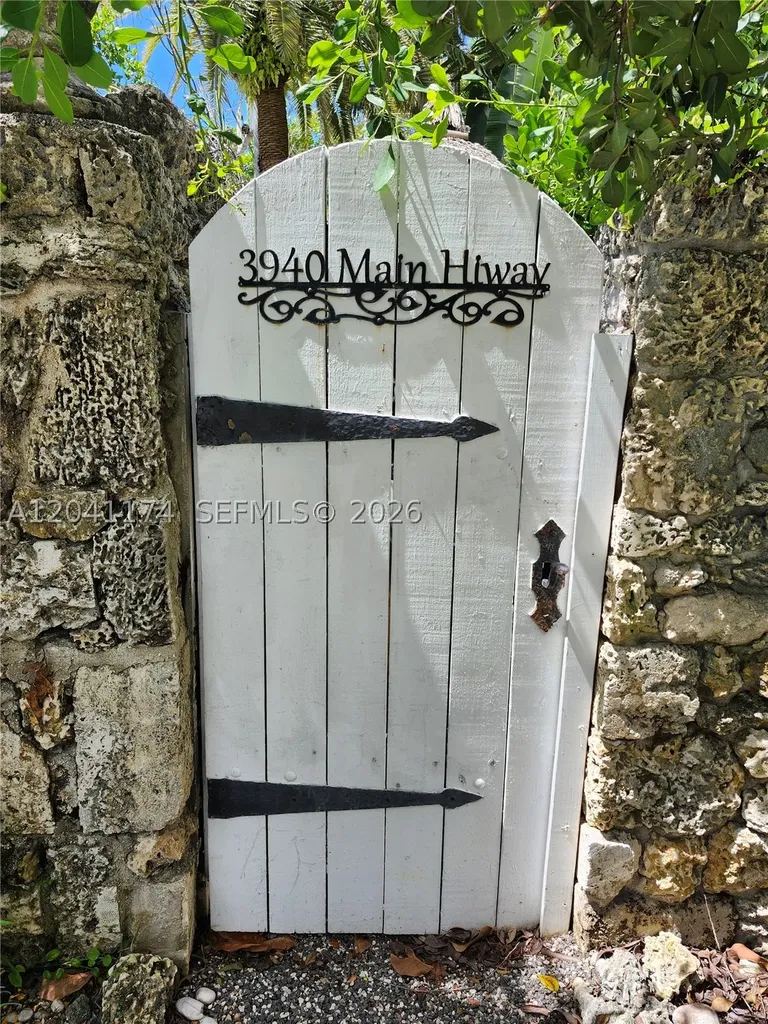 3940 Main Miami FL 33133