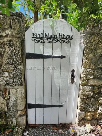 3940 Main Miami FL 33133
