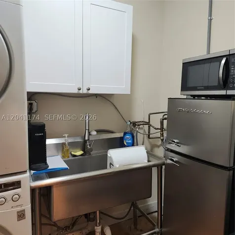 3940 Main Miami FL 33133