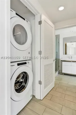 2000 S Metropica Way Sunrise FL 33323