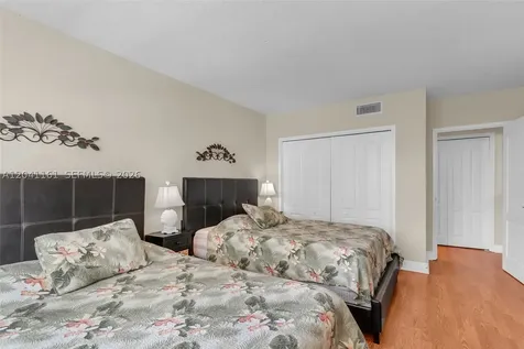 3725 S Ocean Drive Hollywood FL 33019