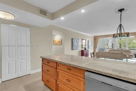 3725 S Ocean Drive Hollywood FL 33019