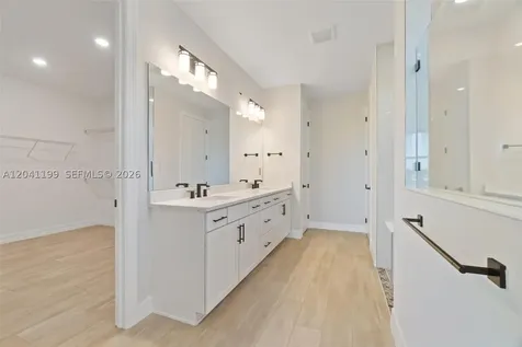 4546 Cumberland Terrace Oakland Park FL 33309