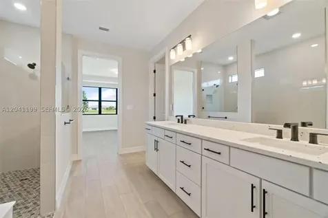 4546 Cumberland Terrace Oakland Park FL 33309