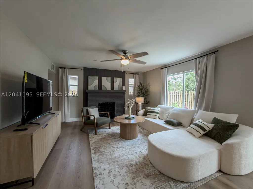 1813 SW 10th Street Fort Lauderdale FL 33312