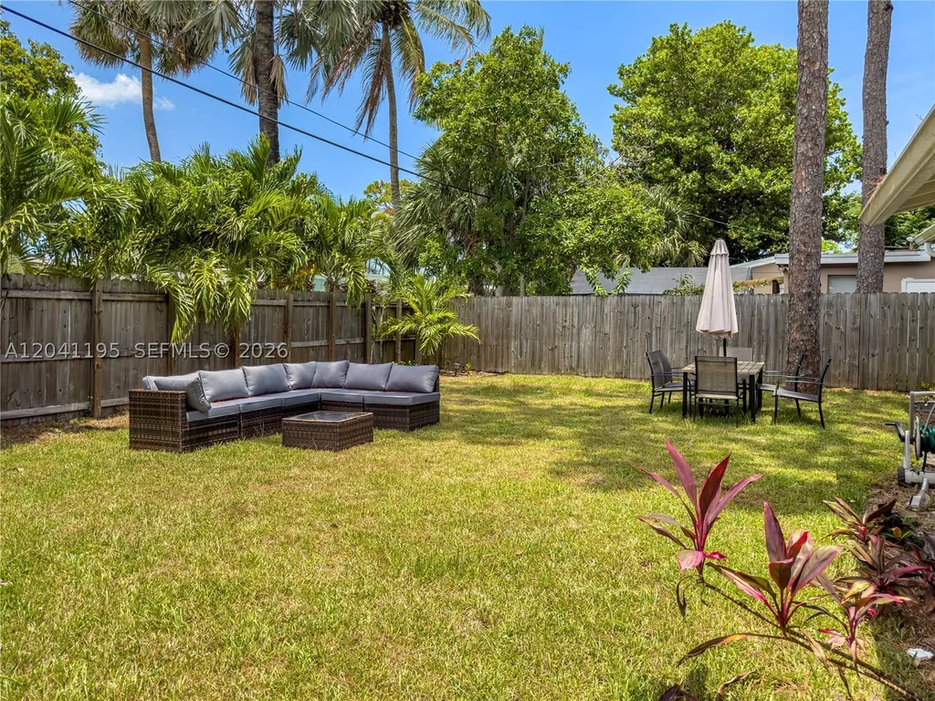 1813 SW 10th Street Fort Lauderdale FL 33312