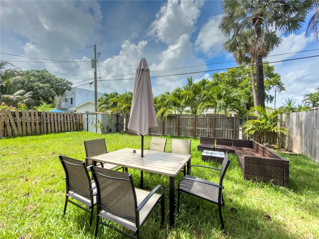1813 SW 10th Street Fort Lauderdale FL 33312