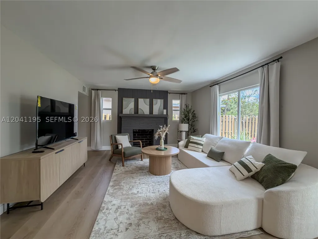 1813 SW 10th Street Fort Lauderdale FL 33312