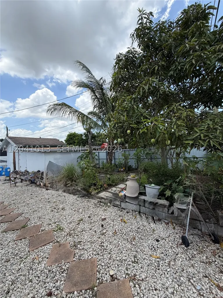 2300 SW 43rd Avenue Fort Lauderdale FL 33317